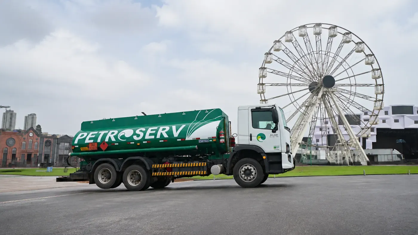 Abastecimento de gerador em evento Petroserv